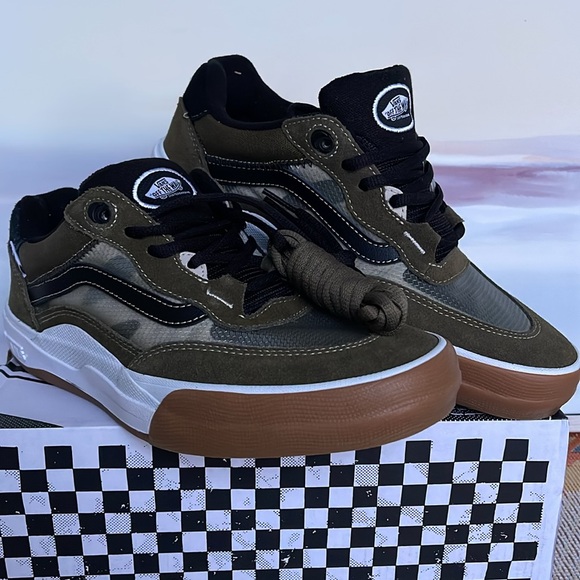 Vans Men’s Wayvee
Dark Olive
VN0A5JIADOL
Sneaker - Picture 5 of 16